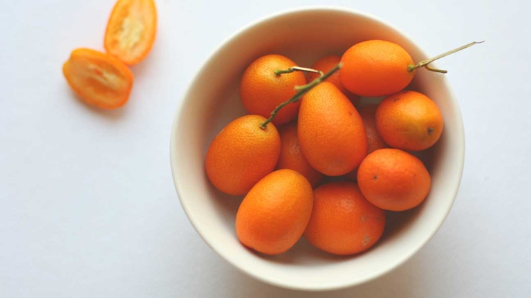 Kumquats are a type of citrus fruit that can be used to add a fragrant smell to your home.